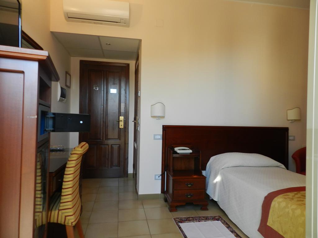 Hotel Il Mulino Capo d'Orlando Exterior photo