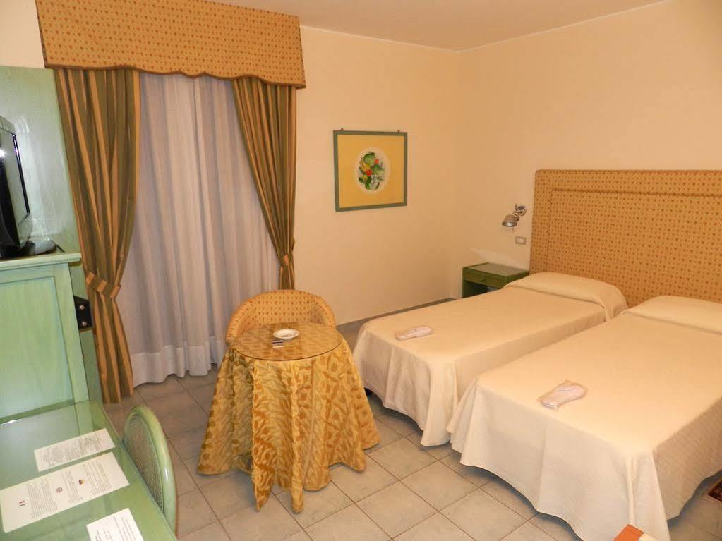 Hotel Il Mulino Capo d'Orlando Exterior photo